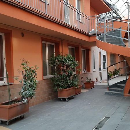 Residence Regina Piacenza Bagian luar foto